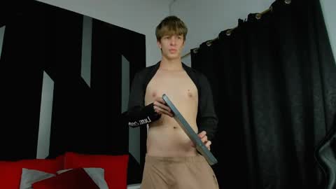 Romeo Ricci online show from April 2026 06:23:02 PM