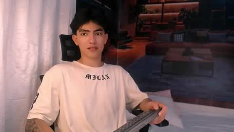 Romeo online show from December 2025 07:54:02 PM