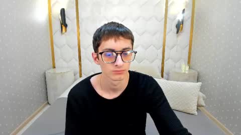 Snapshot of ronbevs chatting on June 2026 08:18:01 PM ronbevs online show from June 2026 08:18:01 PM