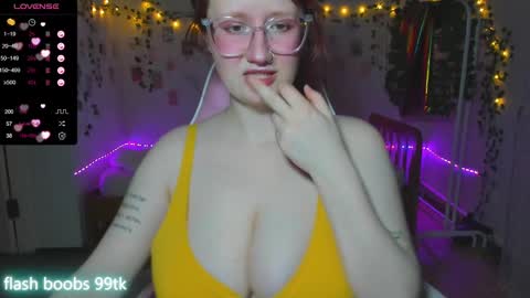 Snapshot of roniya_v chatting on March 2025 06:45:02 PM Spicy lady Kristy online show from March 2025 06:45:02 PM