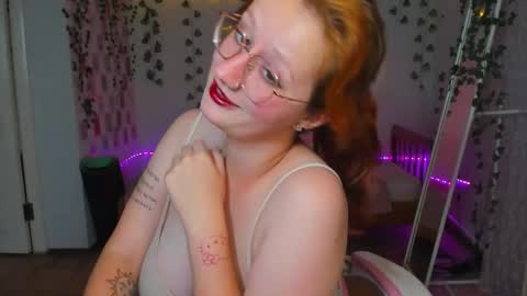 Snapshot of roniya_v chatting on September 2025 12:50:02 PM Spicy lady Kristy online show from September 2025 12:50:02 PM