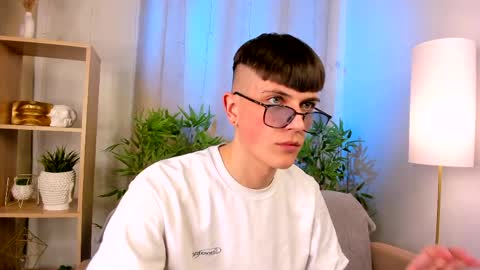 Rony online show from April 2026 09:02:01 PM