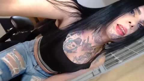 Snapshot of room911 chatting on October 2025 03:52:02 AM herreraisa offical online show from October 2025 03:52:02 AM