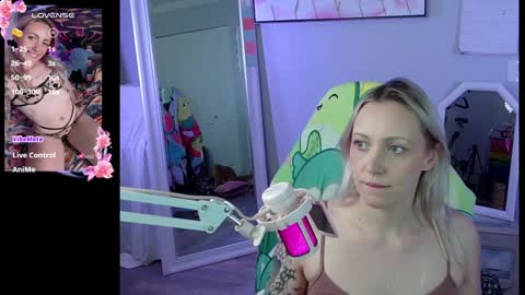 Ropekittenn online show from December 2024 08:47:01 PM