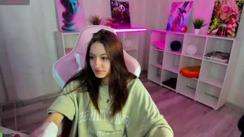 Snapshot of rosa_vaughn chatting on May 2026 08:44:01 AM Viola online show from May 2026 08:44:01 AM