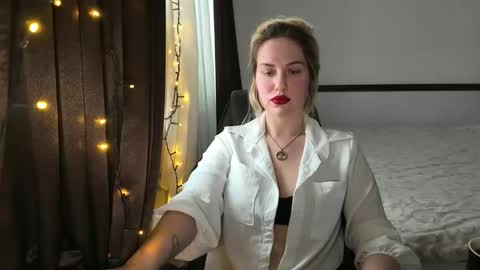 Snapshot of rosaliiiiii chatting on October 2025 01:26:02 PM Rosali online show from October 2025 01:26:02 PM