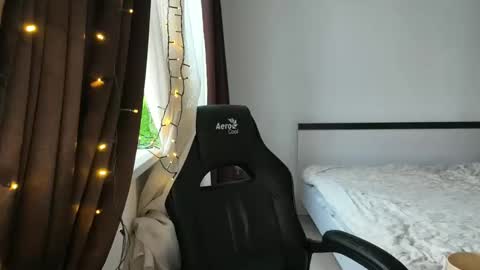 Snapshot of rosaliiiiii chatting on November 2025 11:11:01 AM Rosali online show from November 2025 11:11:01 AM