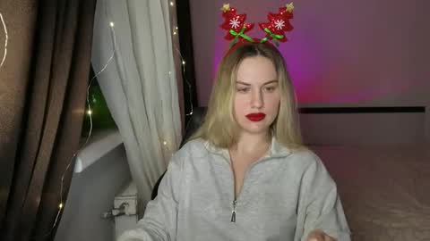 Snapshot of rosaliiiiii chatting on November 2025 06:45:01 PM Rosali online show from November 2025 06:45:01 PM