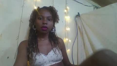 Snapshot of rosalinda933 chatting on April 2026 11:07:02 PM Rosalinda online show from April 2026 11:07:02 PM