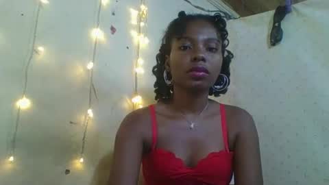 Snapshot of rosalinda933 chatting on April 2026 01:30:02 AM Rosalinda online show from April 2026 01:30:02 AM