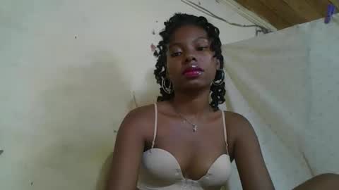 Snapshot of rosalinda933 chatting on April 2026 03:53:01 PM Rosalinda online show from April 2026 03:53:01 PM