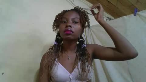 Snapshot of rosalinda933 chatting on April 2026 10:07:02 PM Rosalinda online show from April 2026 10:07:02 PM