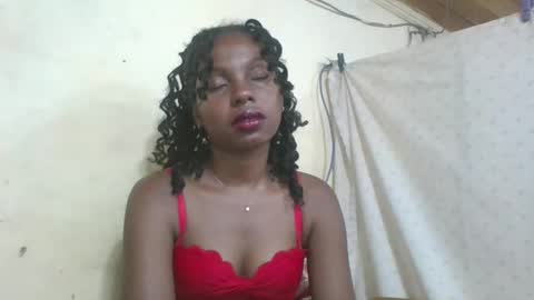 Snapshot of rosalinda933 chatting on April 2026 04:34:02 PM Rosalinda online show from April 2026 04:34:02 PM