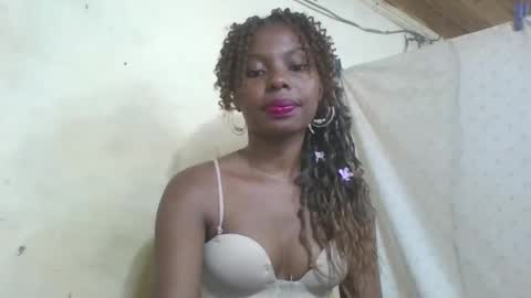 Snapshot of rosalinda933 chatting on May 2026 10:47:02 PM Rosalinda online show from May 2026 10:47:02 PM