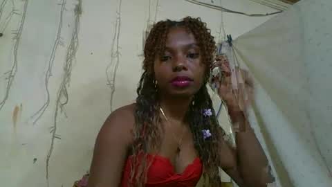 Snapshot of rosalinda933 chatting on May 2026 11:45:02 PM Rosalinda online show from May 2026 11:45:02 PM