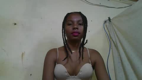 Snapshot of rosalinda933 chatting on May 2026 08:25:01 PM Rosalinda online show from May 2026 08:25:01 PM