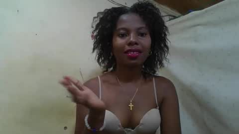 Snapshot of rosalinda933 chatting on May 2026 04:42:02 AM Rosalinda online show from May 2026 04:42:02 AM