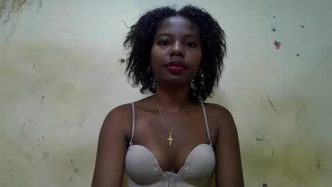 Snapshot of rosalinda933 chatting on May 2026 11:02:02 PM Rosalinda online show from May 2026 11:02:02 PM