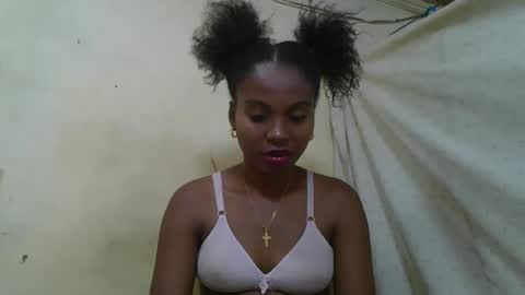 Snapshot of rosalinda933 chatting on May 2026 03:08:02 PM Rosalinda online show from May 2026 03:08:02 PM