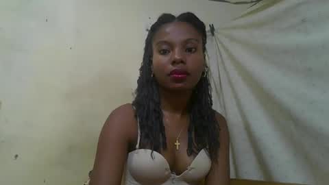 Snapshot of rosalinda933 chatting on May 2026 01:35:02 AM Rosalinda online show from May 2026 01:35:02 AM