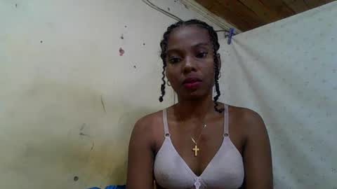 Snapshot of rosalinda933 chatting on May 2026 05:15:02 AM Rosalinda online show from May 2026 05:15:02 AM