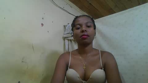 Snapshot of rosalinda933 chatting on May 2026 08:34:02 AM Rosalinda online show from May 2026 08:34:02 AM