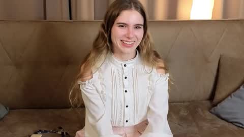 Kylie online show from November 2025 03:13:02 PM