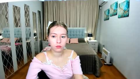 Snapshot of rosarising chatting on May 2026 04:51:02 AM RosaRising online show from May 2026 04:51:02 AM
