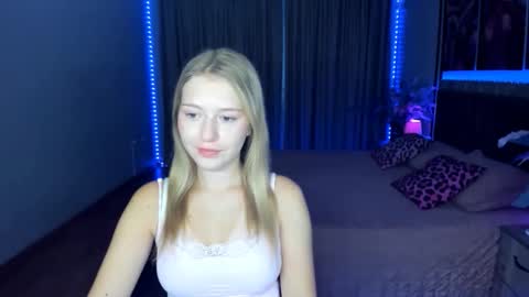 Snapshot of rosarising chatting on June 2026 04:36:02 AM RosaRising online show from June 2026 04:36:02 AM