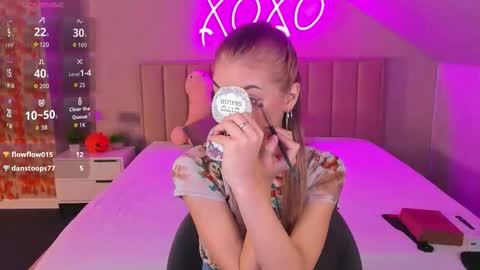 Kimberlly online show from November 2025 12:44:01 AM