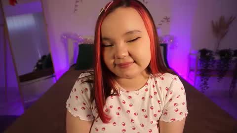 Snapshot of rose_luvv chatting on December 2025 07:37:01 AM Rose LuvV follow me baby online show from December 2025 07:37:01 AM