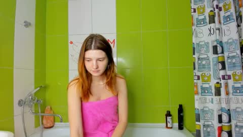 Snapshot of roseblanche2k chatting on March 2025 10:45:02 PM Florin online show from March 2025 10:45:02 PM