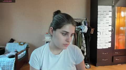 Snapshot of roselina_ chatting on May 2026 02:01:02 PM Rose online show from May 2026 02:01:02 PM