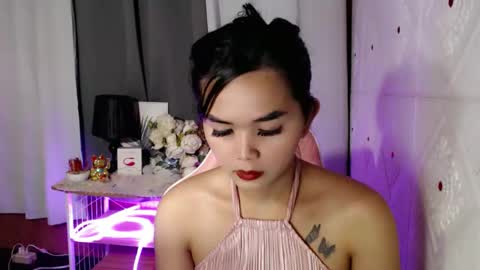 Snapshot of rosella_xx chatting on October 2025 07:06:02 AM TONETH online show from October 2025 07:06:02 AM