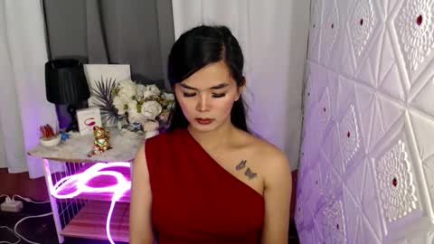 Snapshot of rosella_xx chatting on October 2025 11:52:02 AM TONETH online show from October 2025 11:52:02 AM