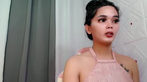 Snapshot of rosella_xx chatting on October 2025 07:13:01 PM TONETH online show from October 2025 07:13:01 PM