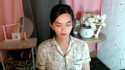 Snapshot of rosella_xx chatting on June 2026 10:19:01 AM TONETH online show from June 2026 10:19:01 AM