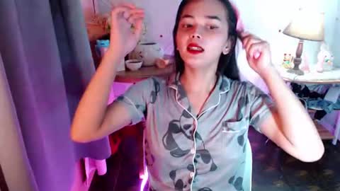 Snapshot of rosella_xx chatting on July 2026 07:44:02 AM TONETH online show from July 2026 07:44:02 AM
