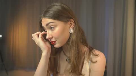 Elsa online show from December 2025 04:11:02 AM