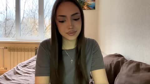 Mimi online show from November 2025 12:05:02 PM