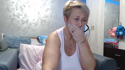 Lovepinklilly online show from March 2026 06:37:01 PM