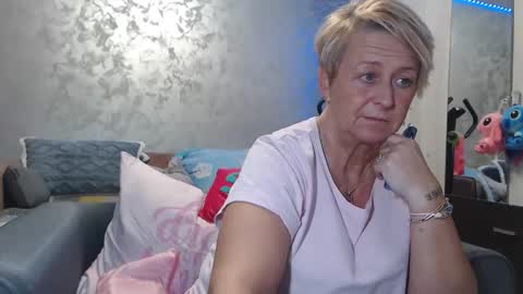 Lovepinklilly online show from March 2026 06:15:02 PM