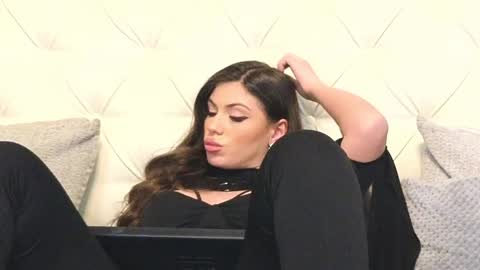 Gabriela online show from January 2025 10:11:02 AM