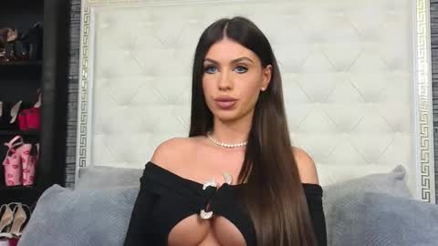 Gabriela online show from November 2025 08:04:01 AM