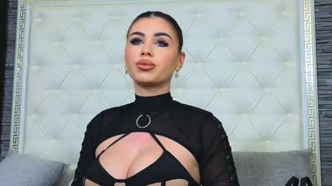 Gabriela online show from April 2026 07:03:02 PM