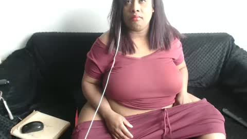 LAURA online show from March 2025 08:34:01 PM