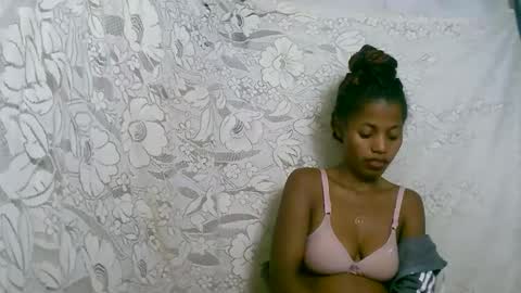 rosia online show from November 2025 02:32:01 AM