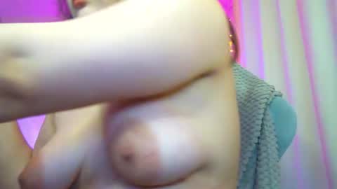 Snapshot of rosienana chatting on July 2026 06:22:01 PM RosieNana online show from July 2026 06:22:01 PM