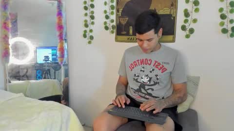 Snapshot of rosse_dredd chatting on September 2025 07:18:02 PM Anal for the first time 40000tks online show from September 2025 07:18:02 PM