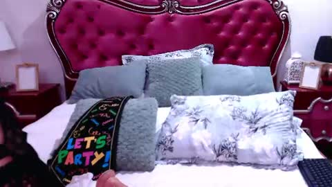 Snapshot of rossecougar_x chatting on July 2026 07:23:02 AM Rosse Cougar online show from July 2026 07:23:02 AM